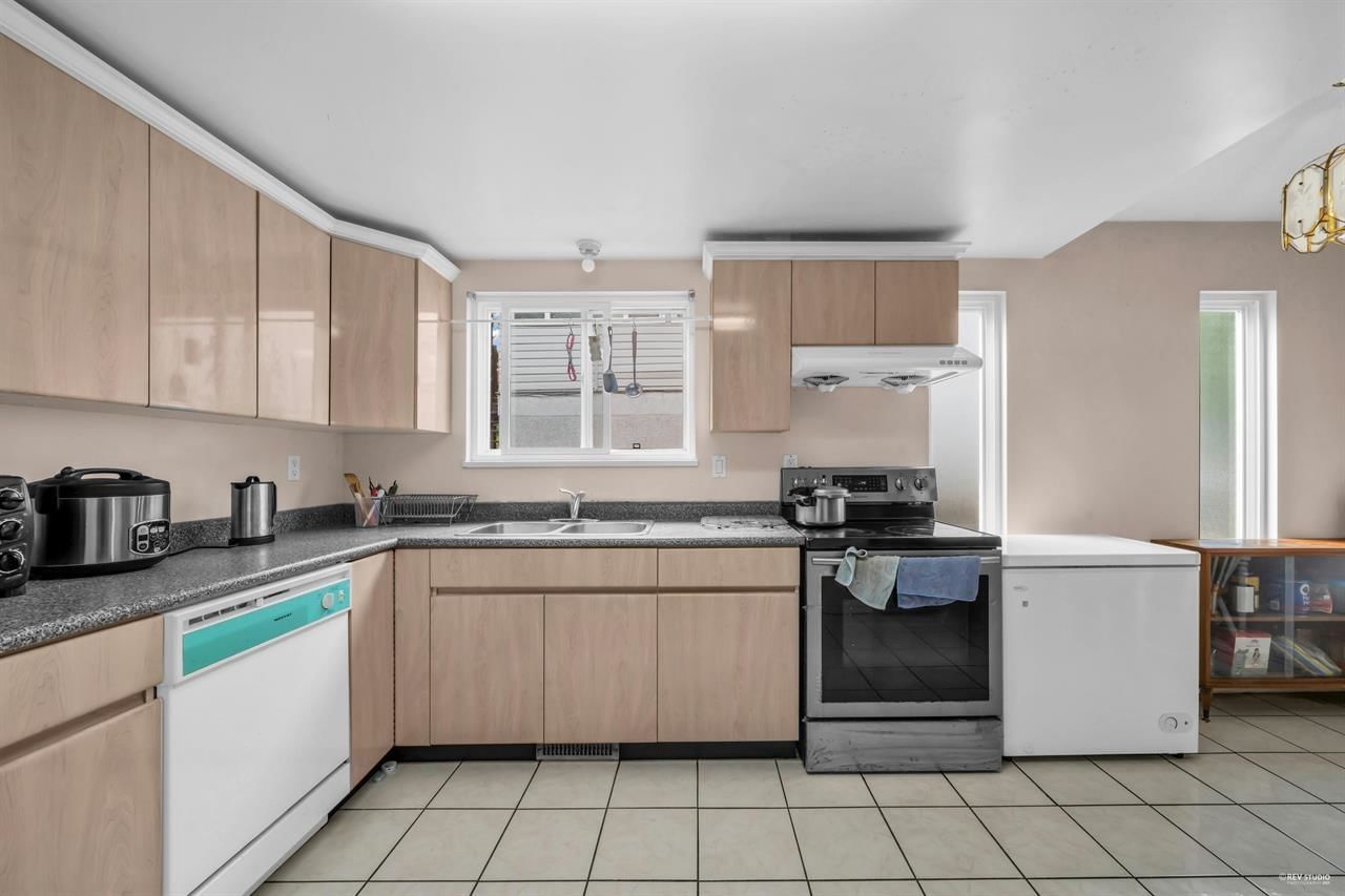 Listing Image 8