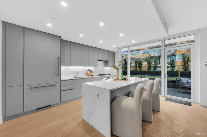 301 - 1331 Marine Drive, West Vancouver, V7T 1B6 | Image 3