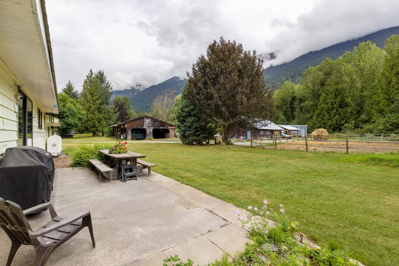 Listing Image 16