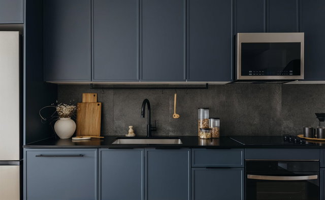 602 - 3055 Murray Street