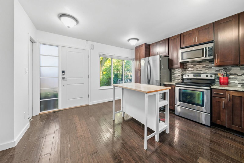 4742 Laurelwood Place, Burnaby, V5G 4B2 | Image 3