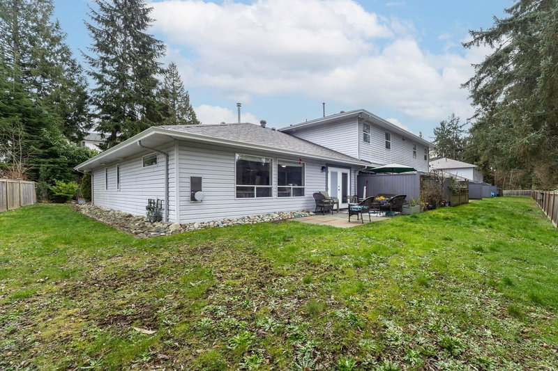 1 - 5706 Ebbtide Street, Sechelt, V7Z 0J4 | Image 2
