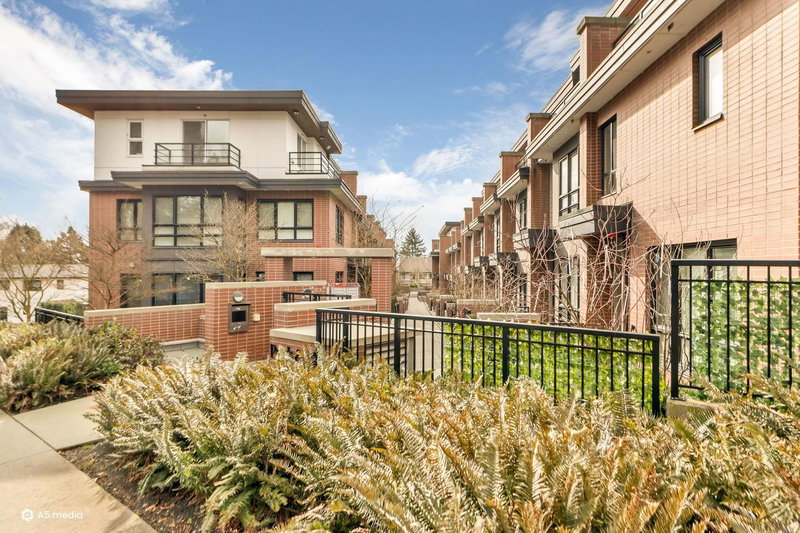 5 - 338 64 Avenue, Vancouver, V5X 2L9 | Image 2