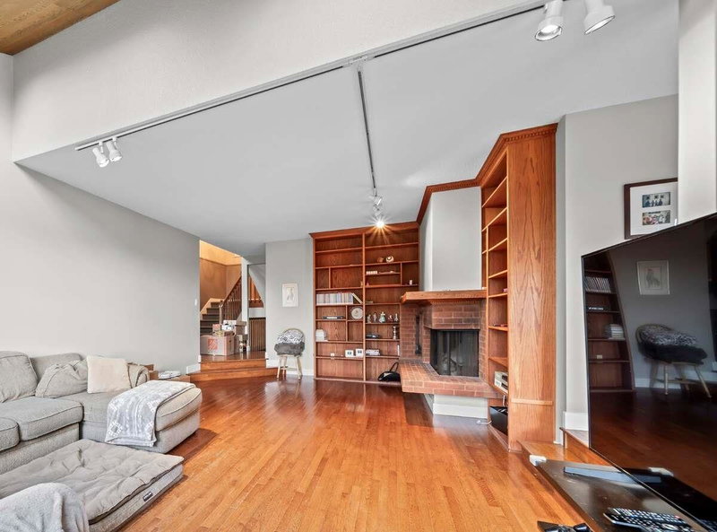 5600 Grousewoods Place, North Vancouver, V7R 4T4 | Image 2