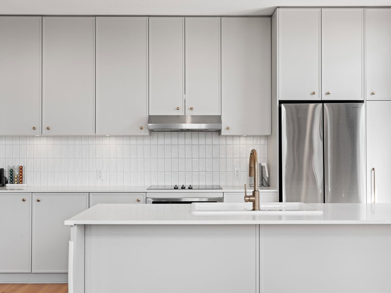 405 - 708 Edgar Avenue, Coquitlam, V3K 0H3 | Image 2