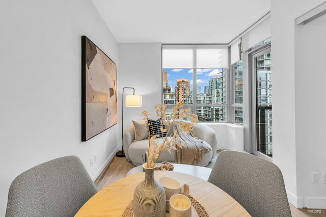 1605 - 1308 Hornby Street