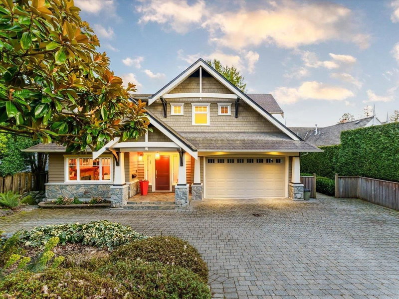 2618 Lawson Avenue, West Vancouver, V7V 2G2 | Image 2