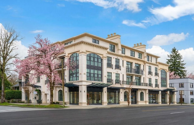 204 - 1009 Laurier Avenue