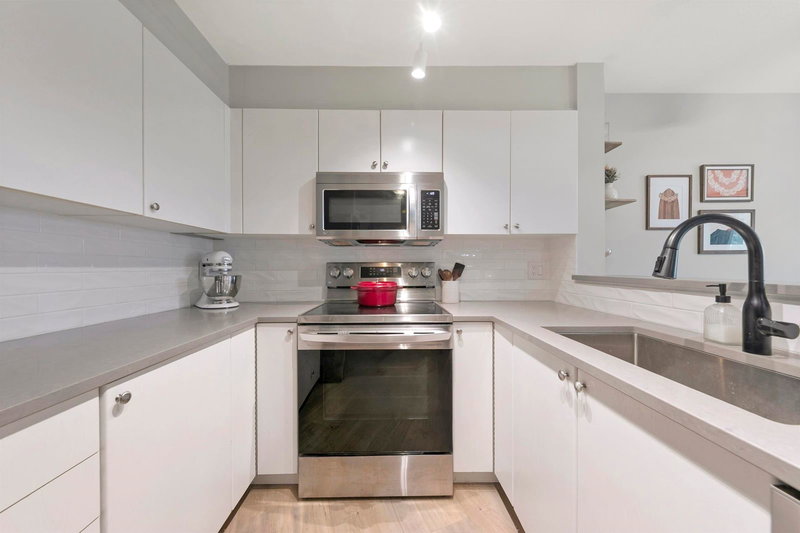 311 - 225 Newport Drive, Port Moody, V3H 5C7 | Image 3