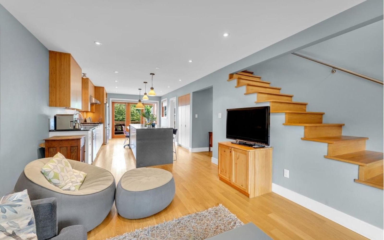 Listing Image 10