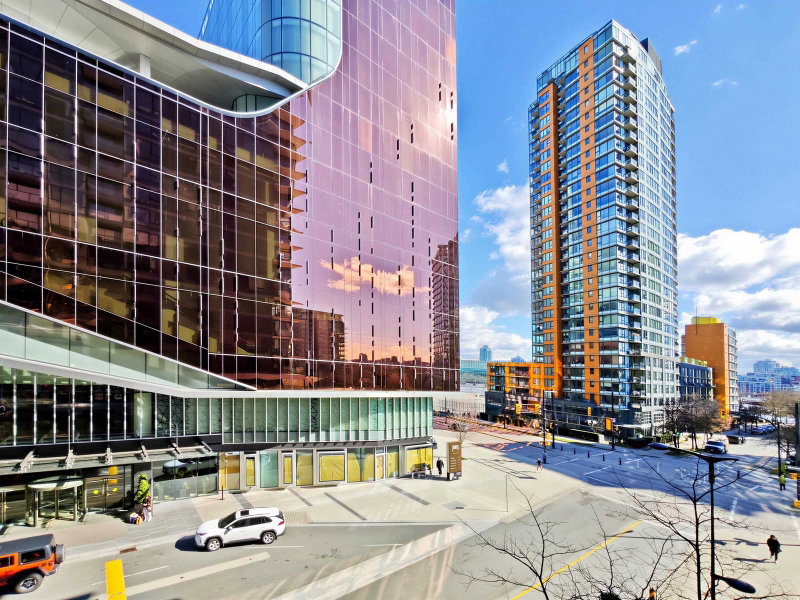 351 - 38 Smithe Street