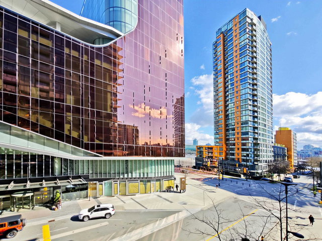 351 - 38 Smithe Street