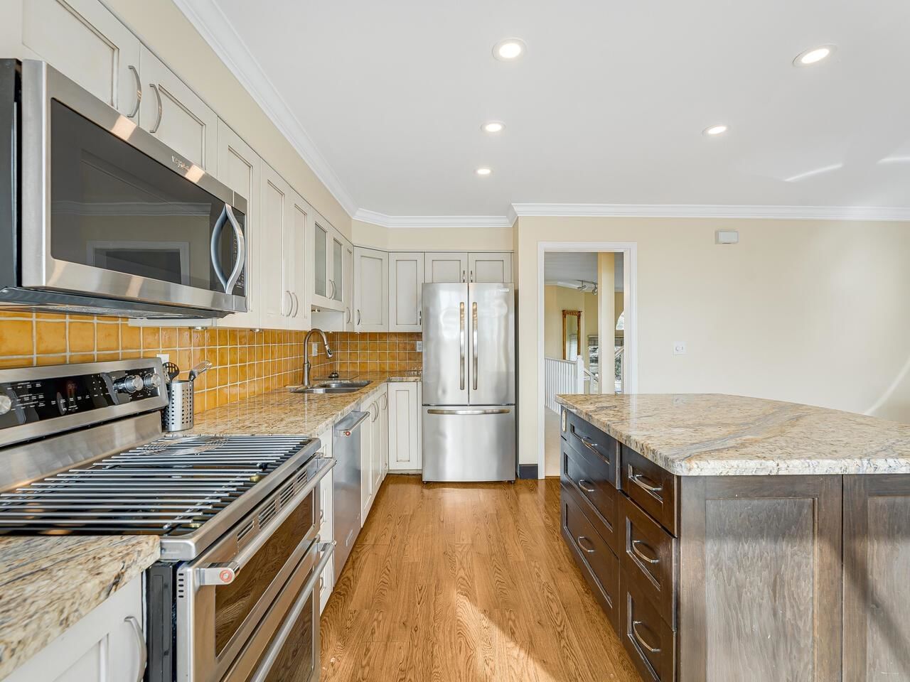 Listing Image 9
