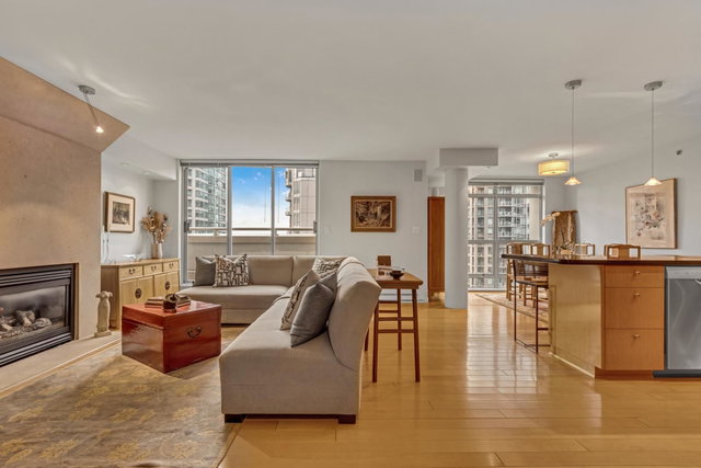 1404 - 819 Hamilton Street