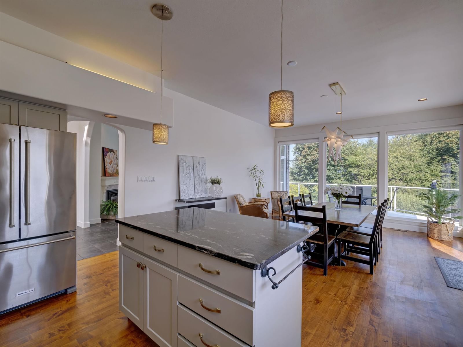 Listing Image 13