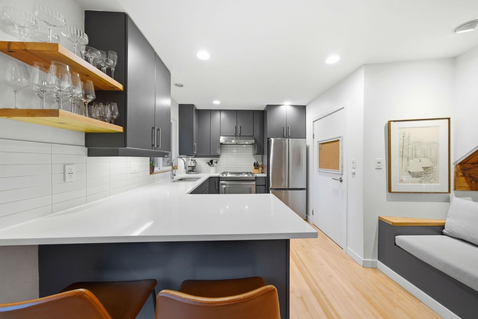 Listing Image 10