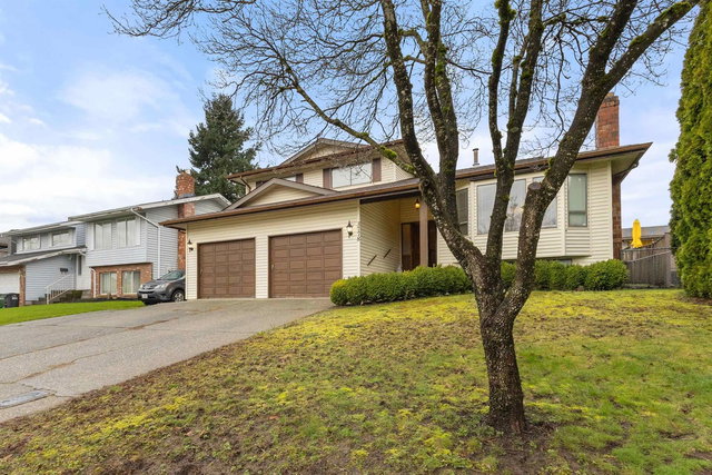 3778 Nanaimo Crescent