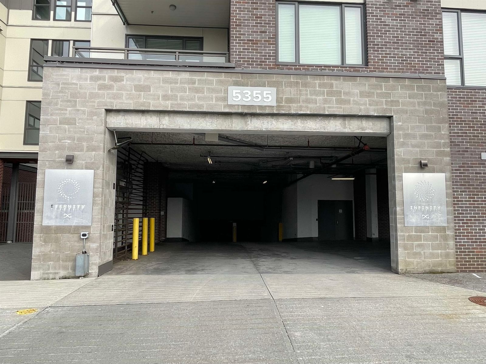Listing Image 25