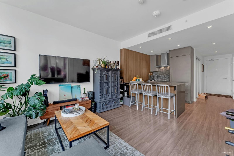 407 - 2288 Alpha Avenue