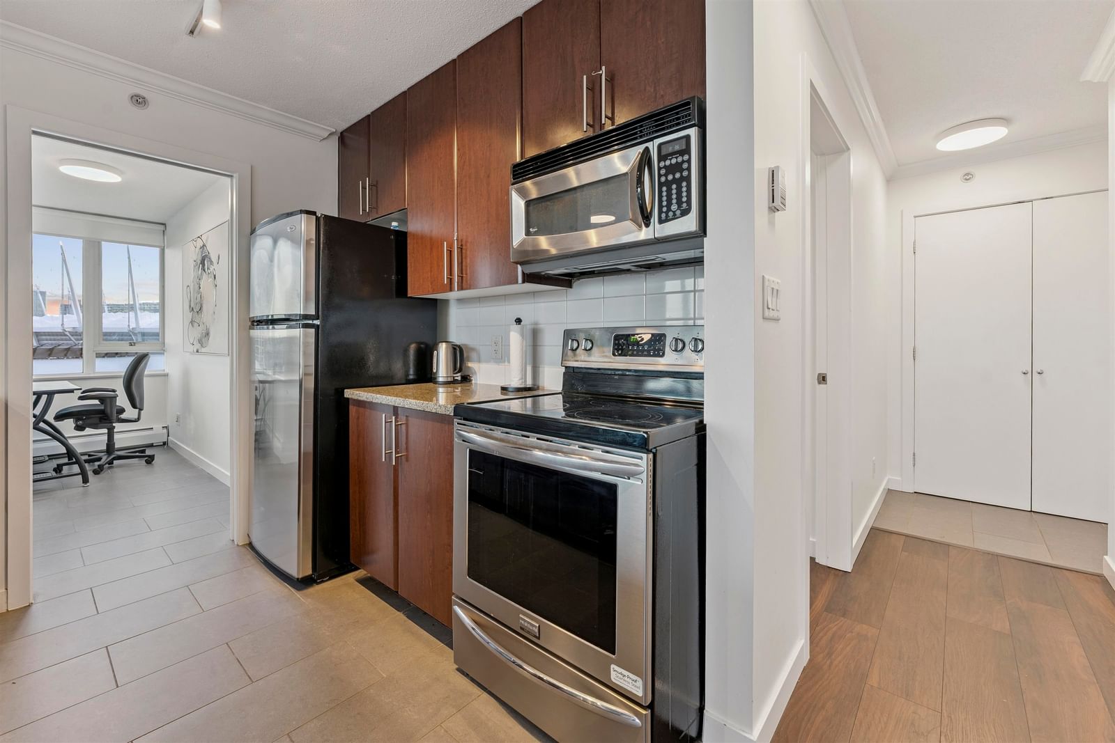 Listing Image 12