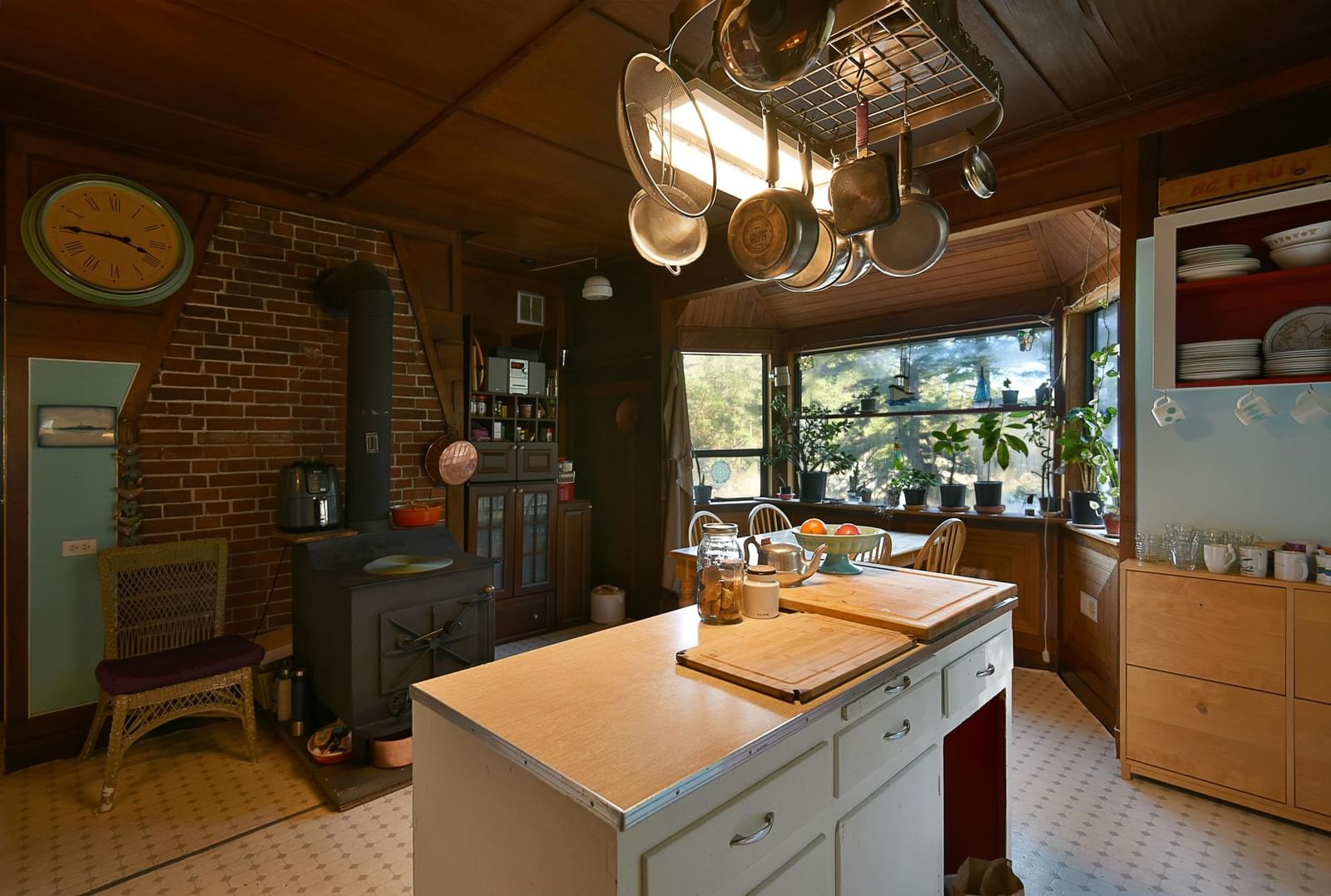 Listing Image 4