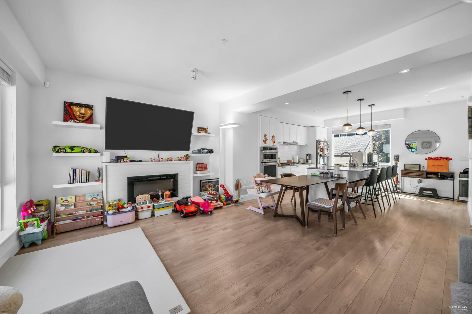 Listing Image 9