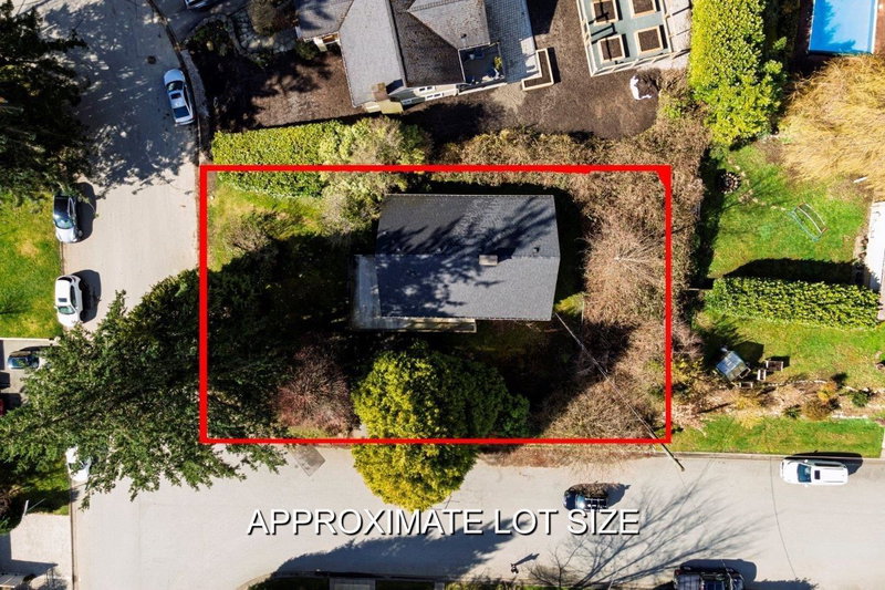 981 Friar Crescent, North Vancouver, V7G 1M8 | Image 3