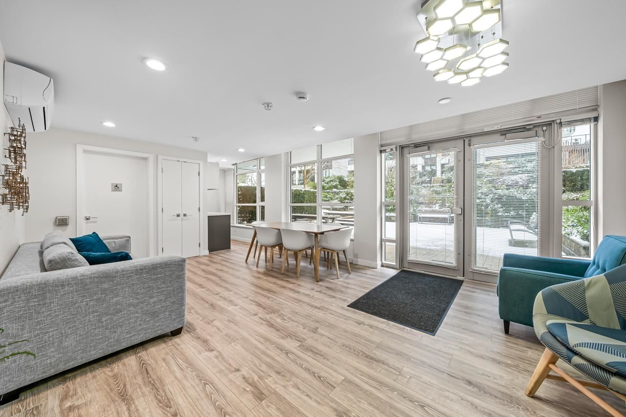 Listing Image 19