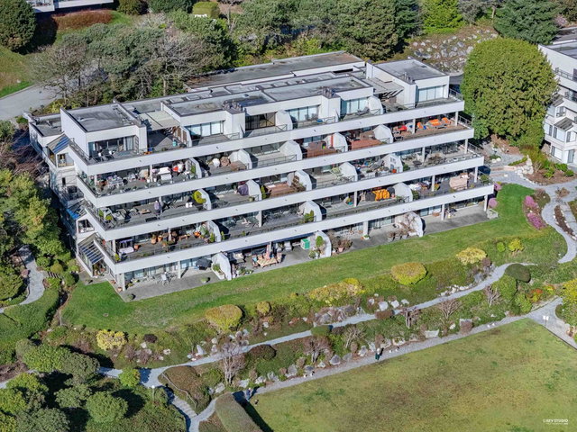 11 - 2238 Folkestone Way