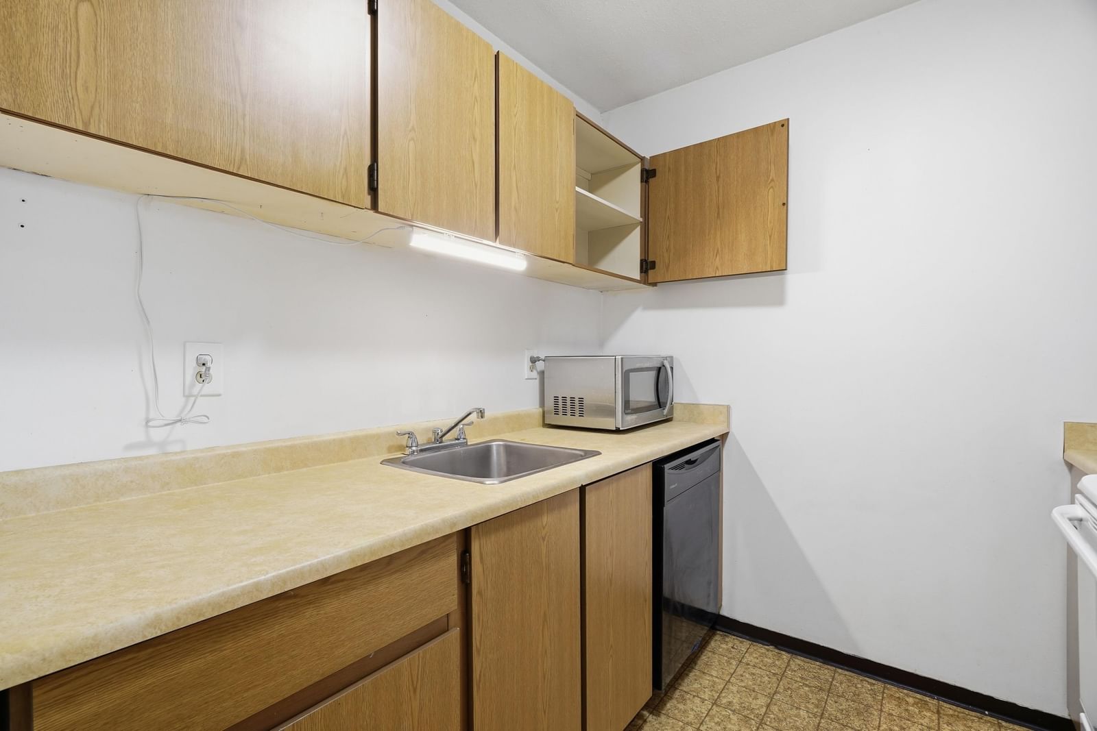 Listing Image 16