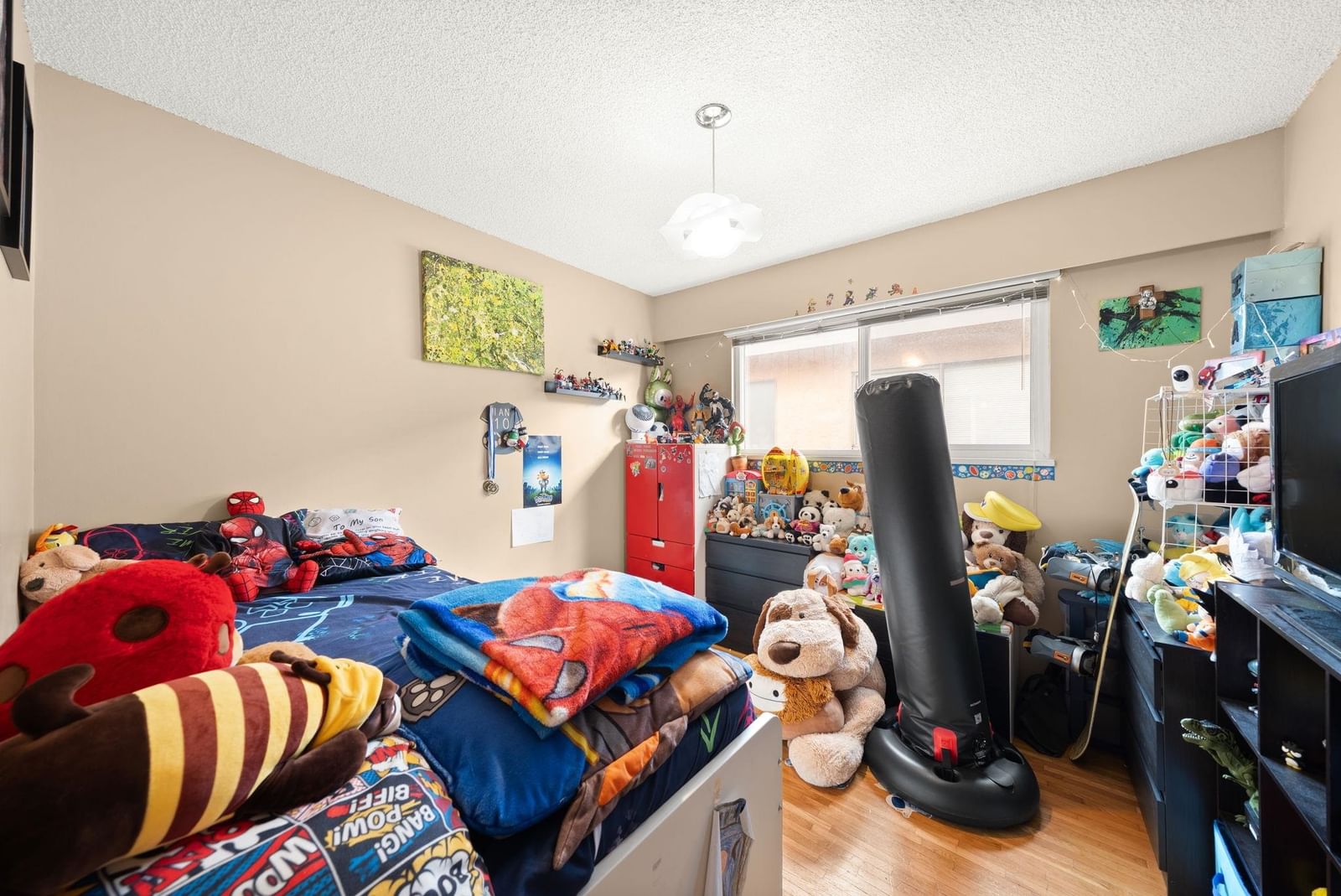 Listing Image 17