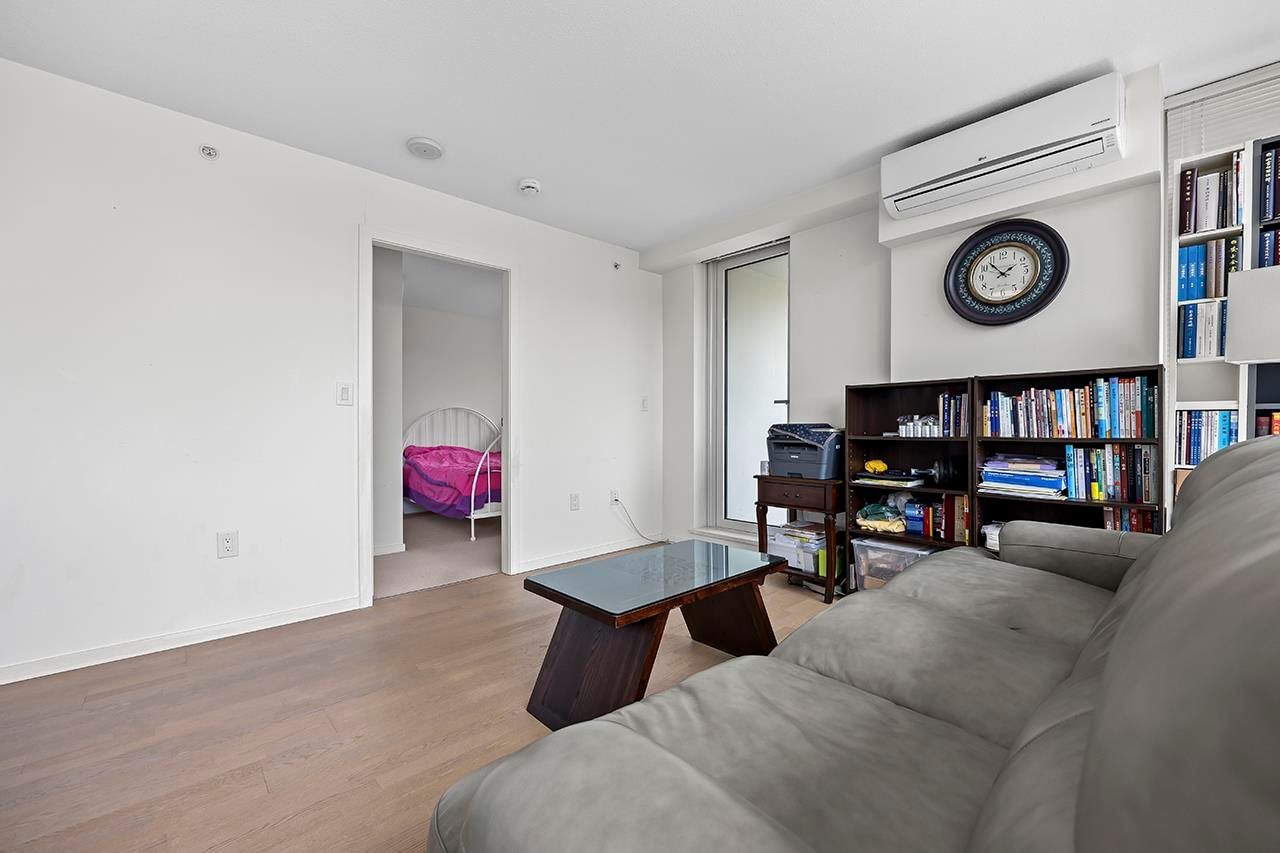 Listing Image 8