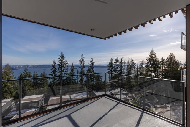 802 - 3963 Uplands Way