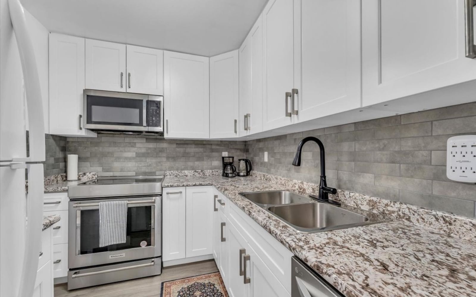 Listing Image 13