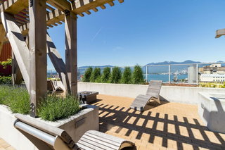 501 - 983 Hastings Street E