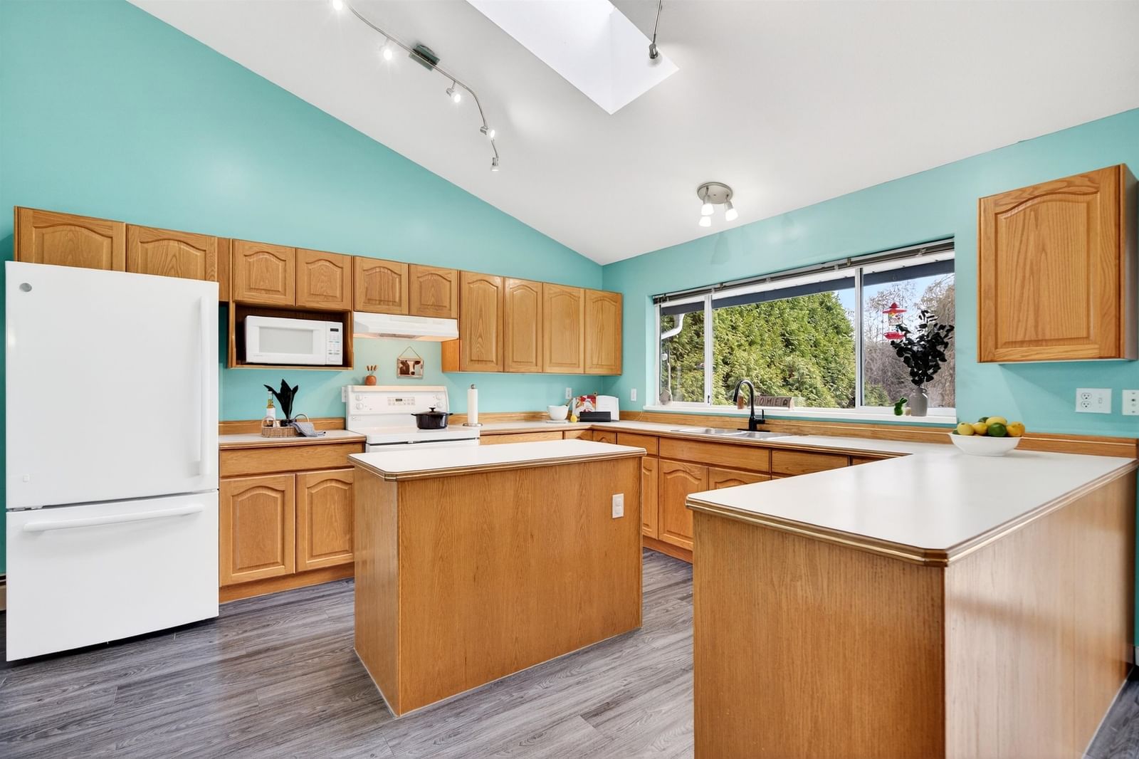 Listing Image 15