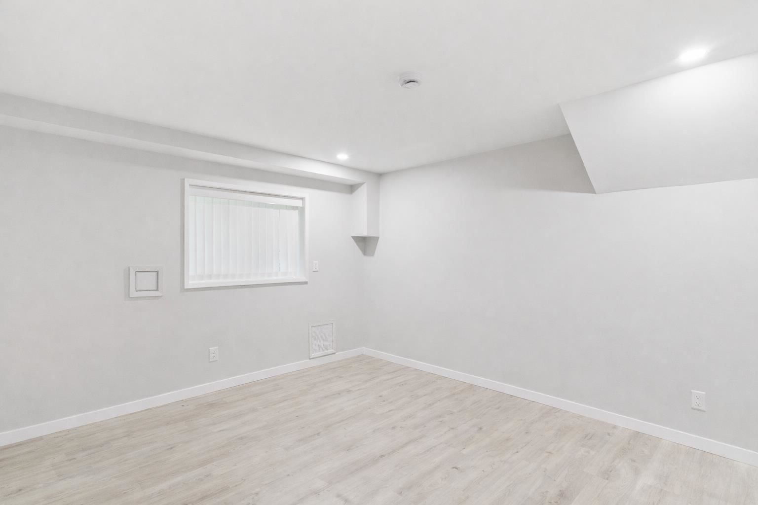 Listing Image 38