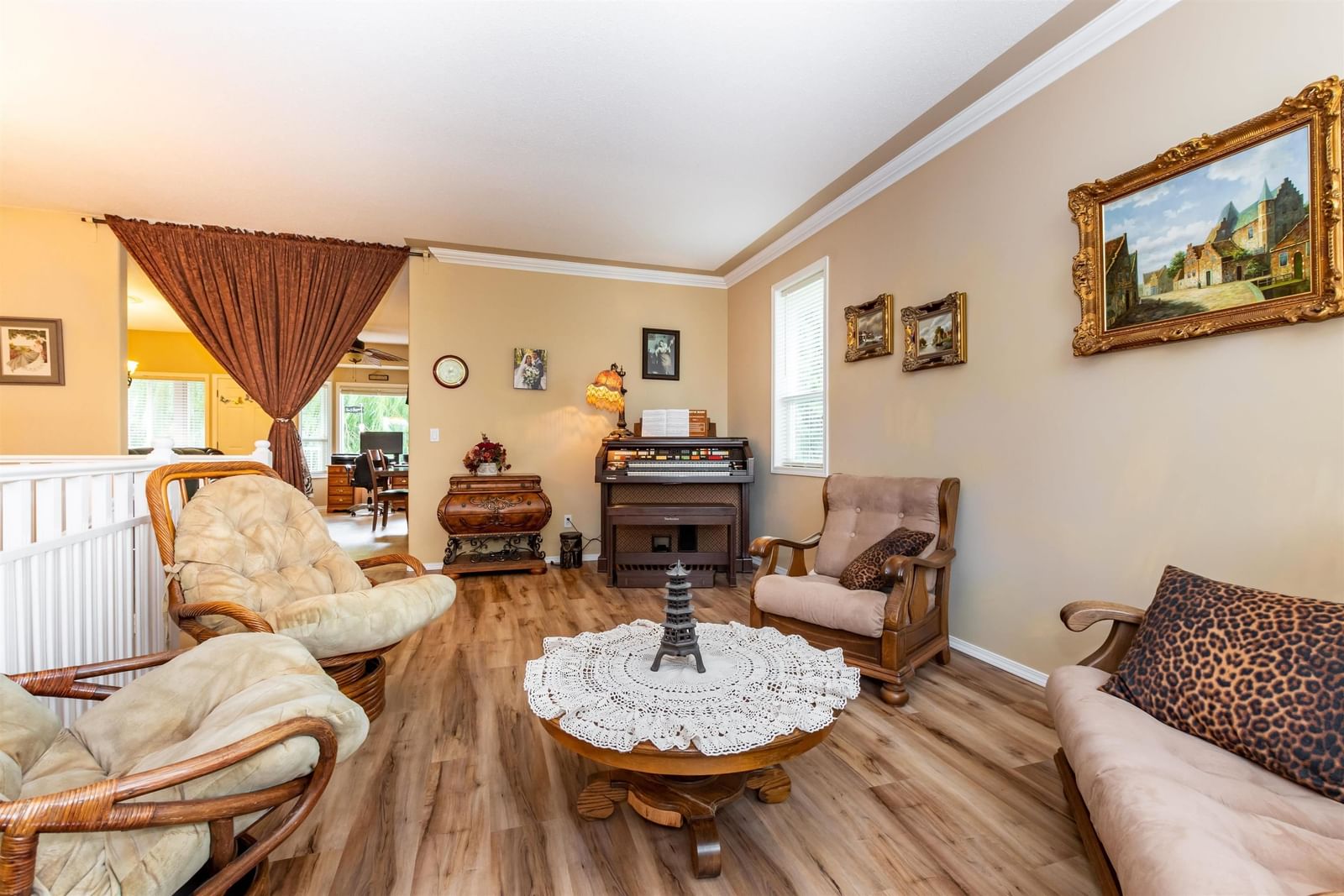 Listing Image 12