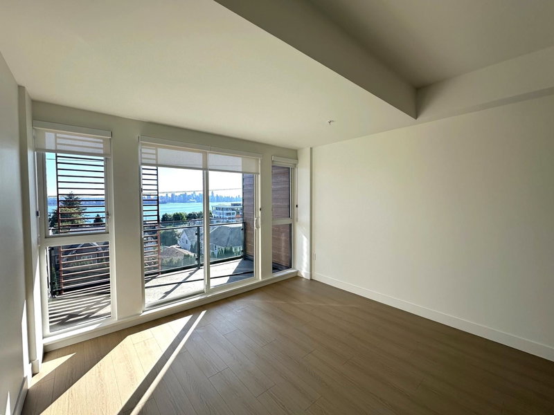 408 - 422 3rd Street, North Vancouver, V7L 1G2 | Image 3