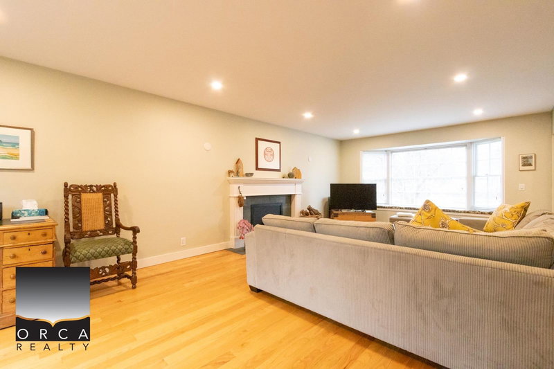 3822 Lynn Valley Road, North Vancouver, V7K 2S6 | Image 3