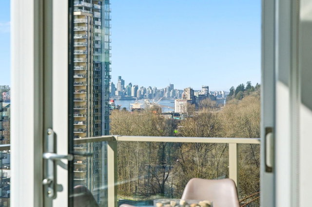 1606 - 1550 Fern Street