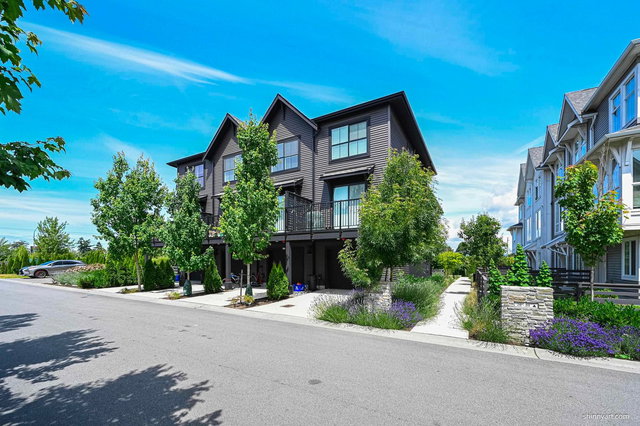 36 - 4726 Orca Way