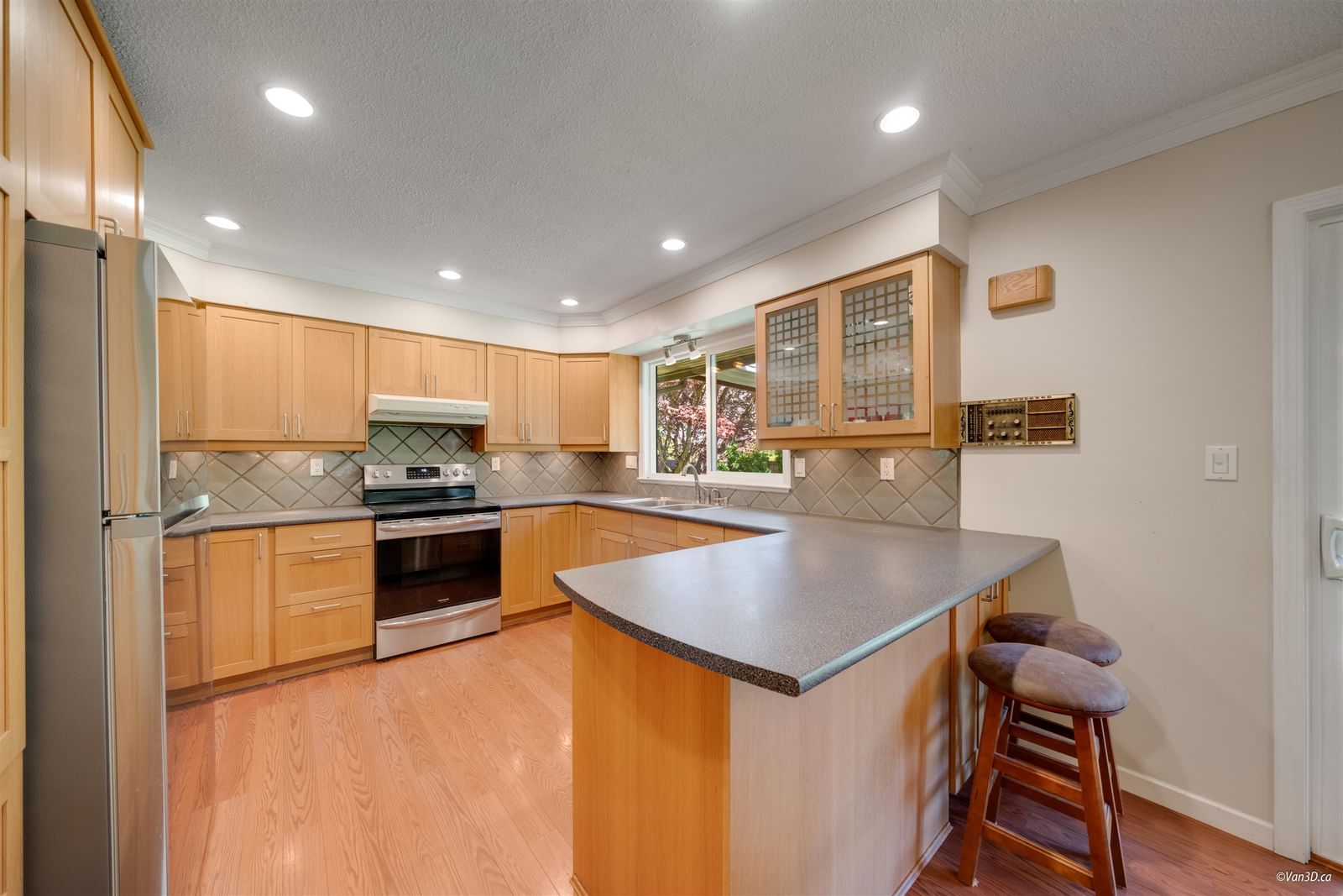 Listing Image 12