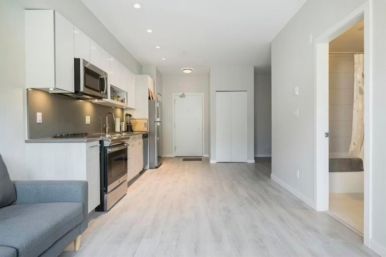 Listing Image 10