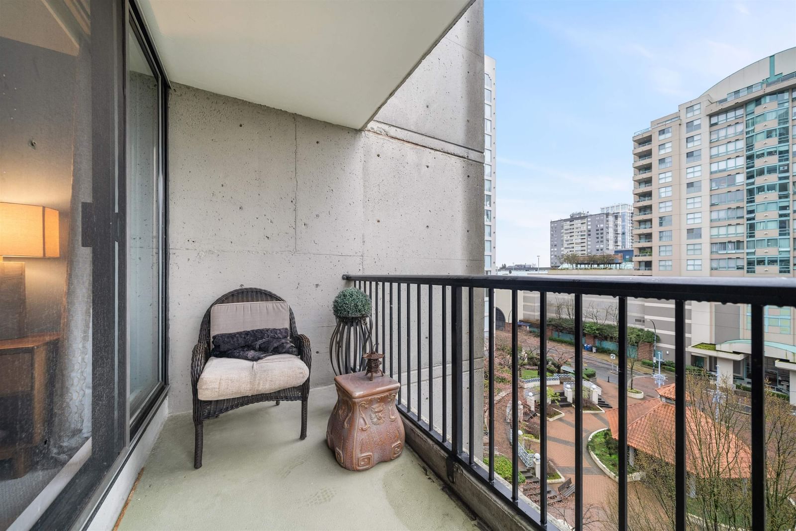 Listing Image 14