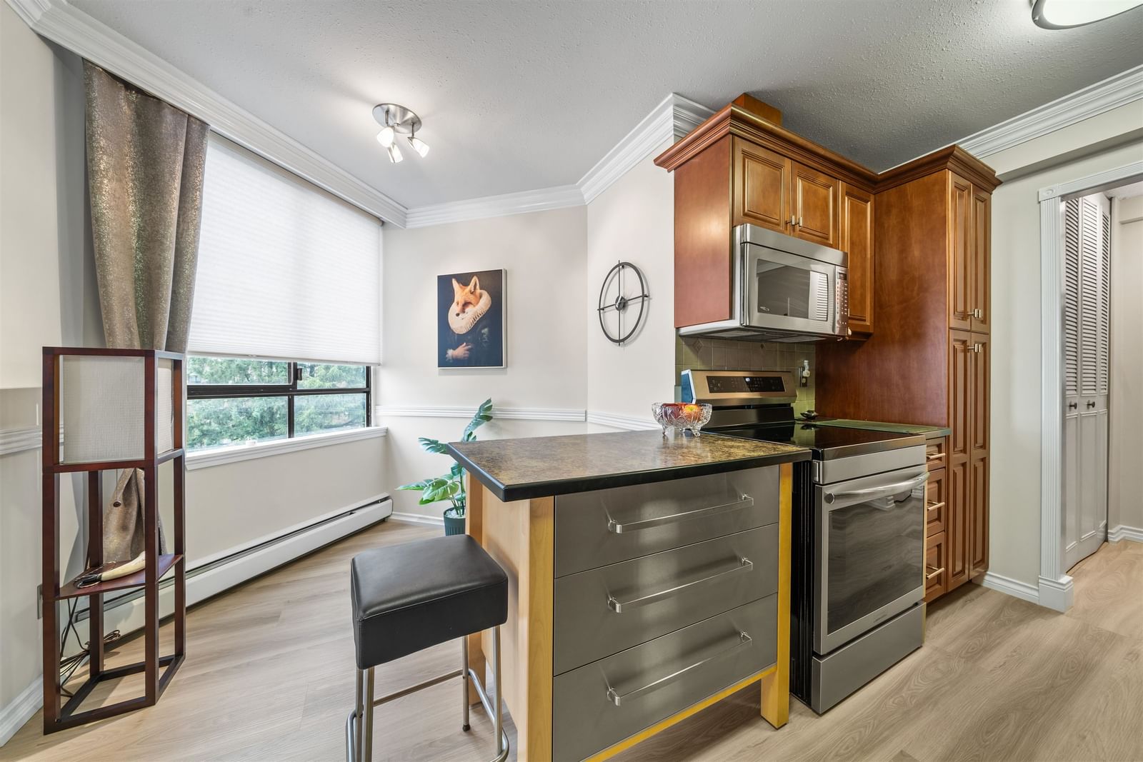 Listing Image 9