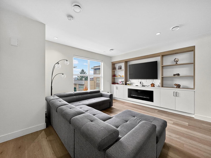 30 - 12585 104a Avenue, Surrey, V3V 0G7 | Image 2