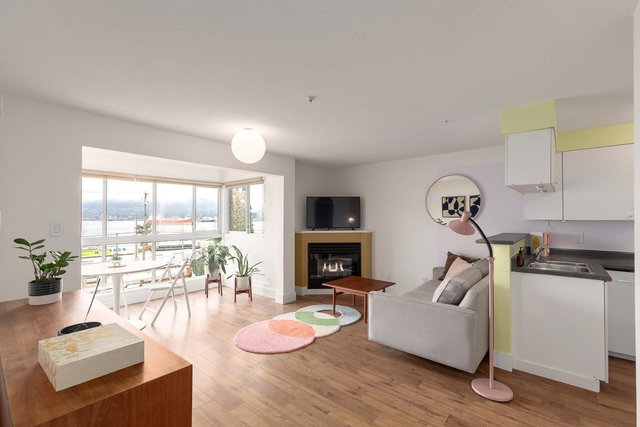 207 - 2211 Wall Street