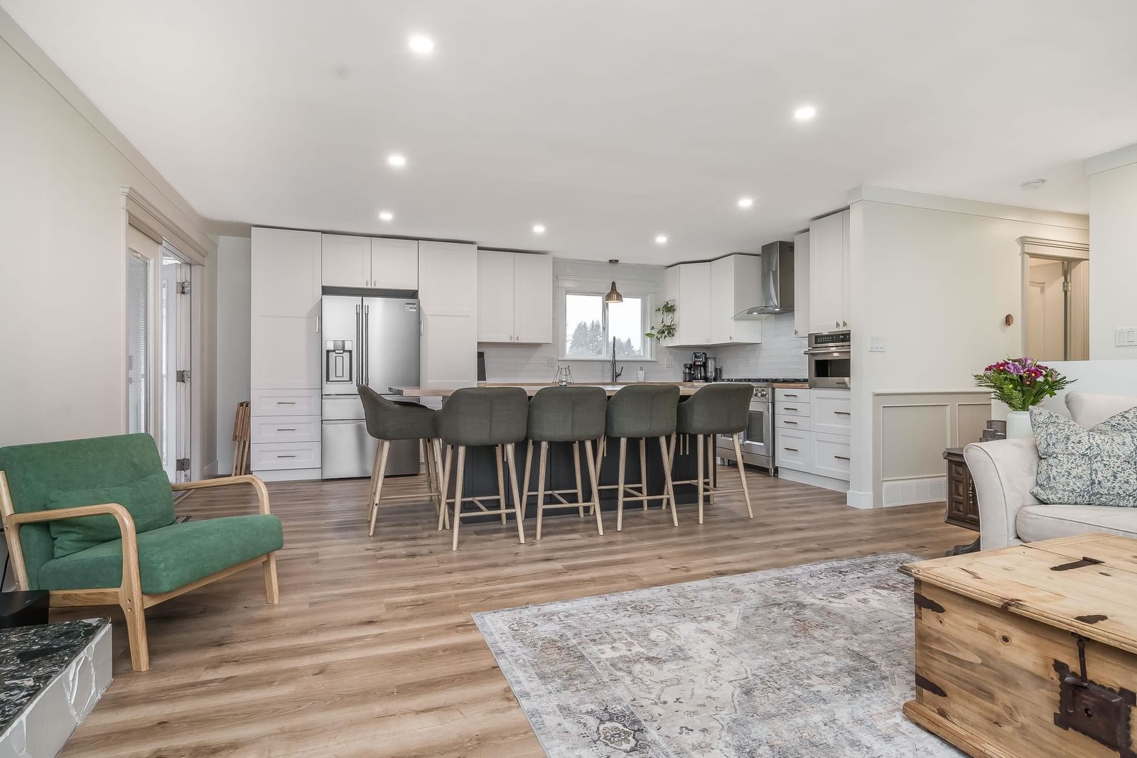 Listing Image 10