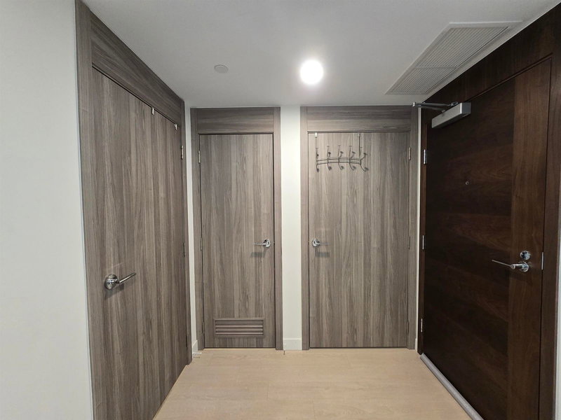 2303 - 13778 100 Avenue, Surrey, V3T 0V3 | Image 3